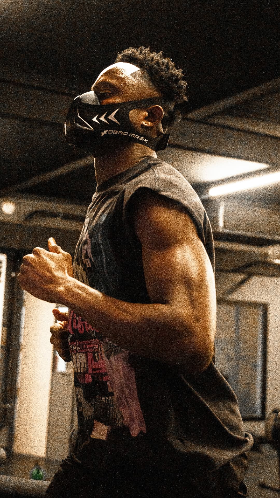 Yannick Agnero training with an altitude mask